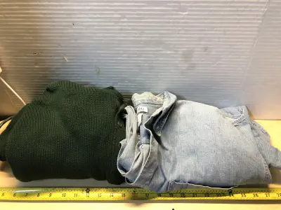 Size 2x sweater size 2x jean shirt