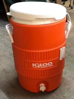 5 gallon igloo drinking water cooler as is