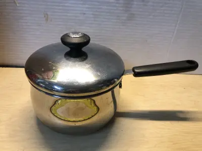 3qt stainless steel pot with lid used as is