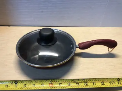 8inch Paula dean frying pan with lid used as is
