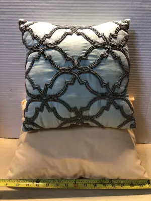 2pc throw pillows