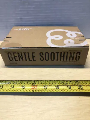 Gentle soothing feminine wipes