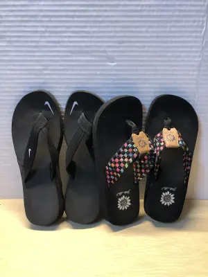 2 pairs flip flops size 7/8
