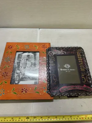 2 picture frames