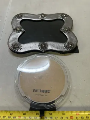 2 picture frames