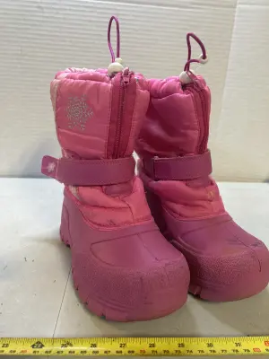 size 4 snow boots