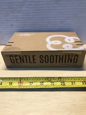 Gentle soothing feminine wipes