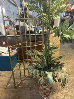 faux plant and shelf needs sanded