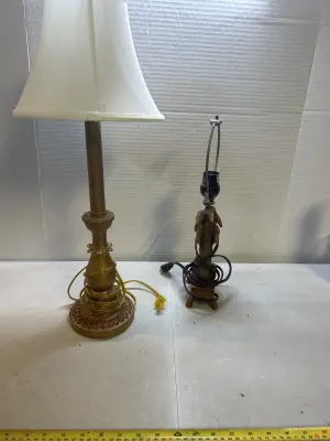 2 lamps