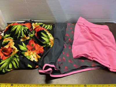 XL swim suit , 3ct L shorts