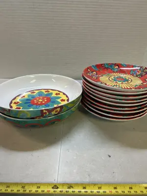 2 bowls and 6 patterned plates