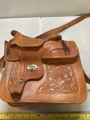 saddle purse