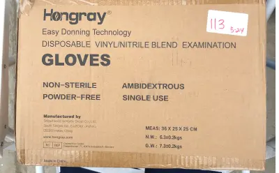 Disposable vinyl powder free gloves