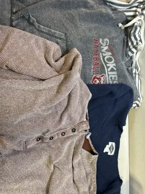 3 XL sweaters