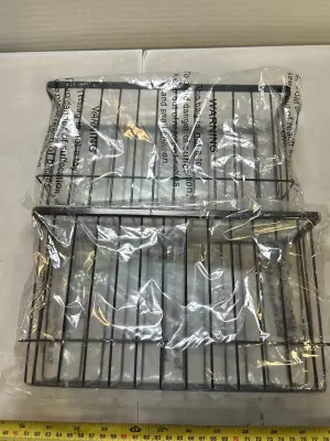 2 baskets with hooks