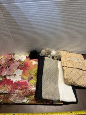 2ct scarf , stocking