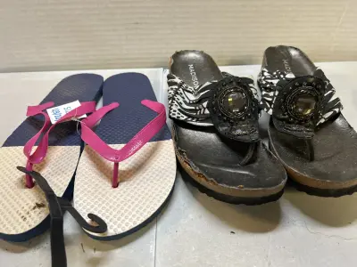 flip-flops and sandals 9/10 peeling