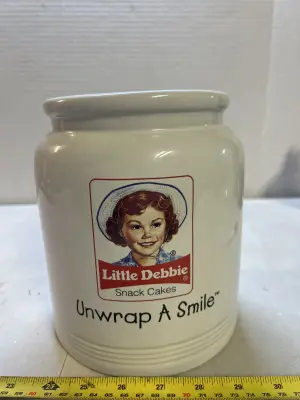 lil Debbie cookie jar no lid