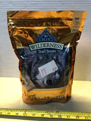 24oz blue wilderness trail dog treats exp:4/20/26