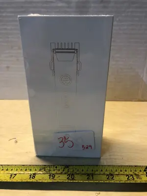 Rechargeable waterproof wet/dry razor