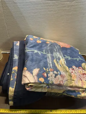 sheet and comforter set bundle ( unknown size)