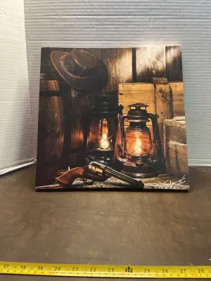 wall decor (light up part broken)