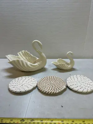 2 swans 3 coasters