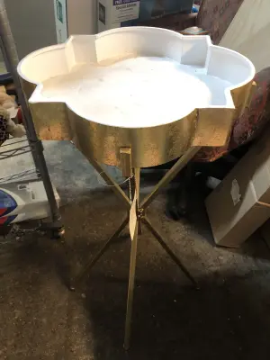 17.9inx17.9inx31.5in standing tray