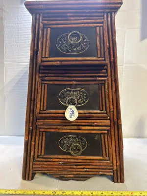 decorative drawers missing middle handle