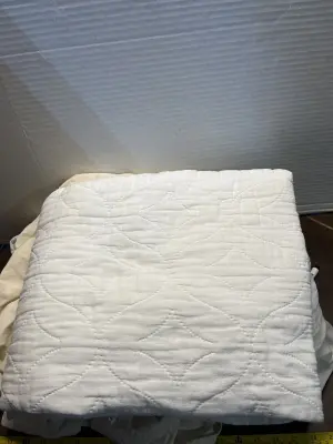 sheets & bed skirt (unknown sizes)