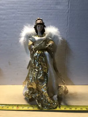 Tree topper angel