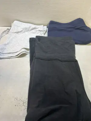 2 pairs XL shorts 1 legging wide leg