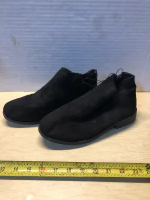 Size 8 black ankle boots