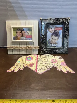 2ct picture frame & wall decor