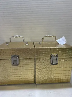 2 decorative boxes