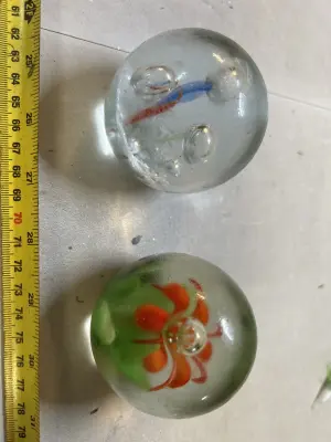 2 paper weights