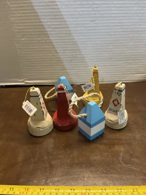 decor ornaments