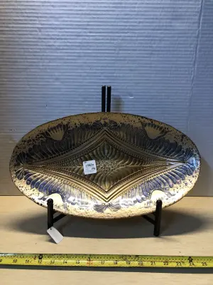 Pier 1 oval decorative plate with stand