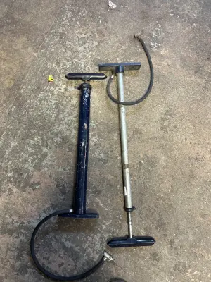 2 air pumps untested as is