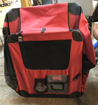 Pop up portable carte for pets used
