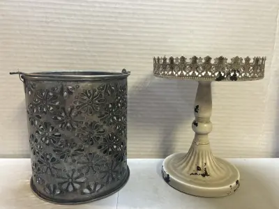 2 candle holders