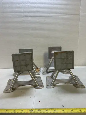 4 weaver boat chocks ?