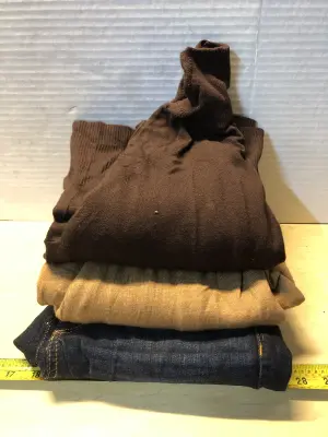 Size 2 skinny jeans and 2 size Xs sweaters