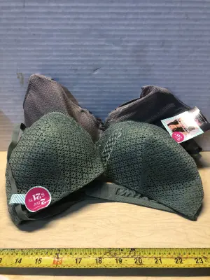 2 bras 36C and 36D