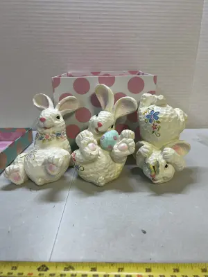 3 bunny decor