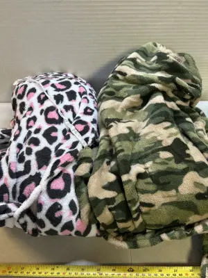2 size large plush robes