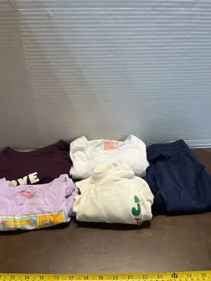 4ct medium tshirts , small shorts