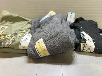 5 ct youth medium shirts
