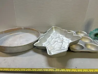 3 baking pans