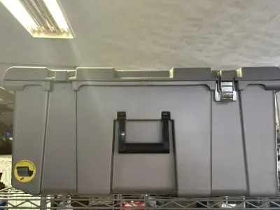 rolling tote missing one lock